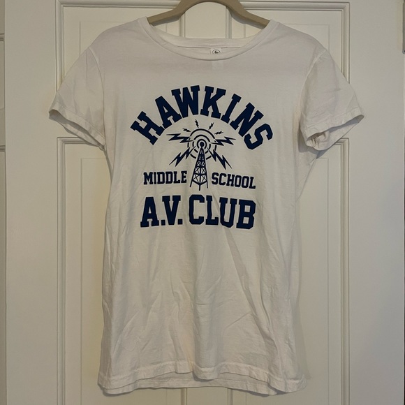 NWOT - STRANGER THINGS MERCHANDISE - HAWKINS MODDLE SCHOOL TOP - MEDIUM - Picture 1 of 3